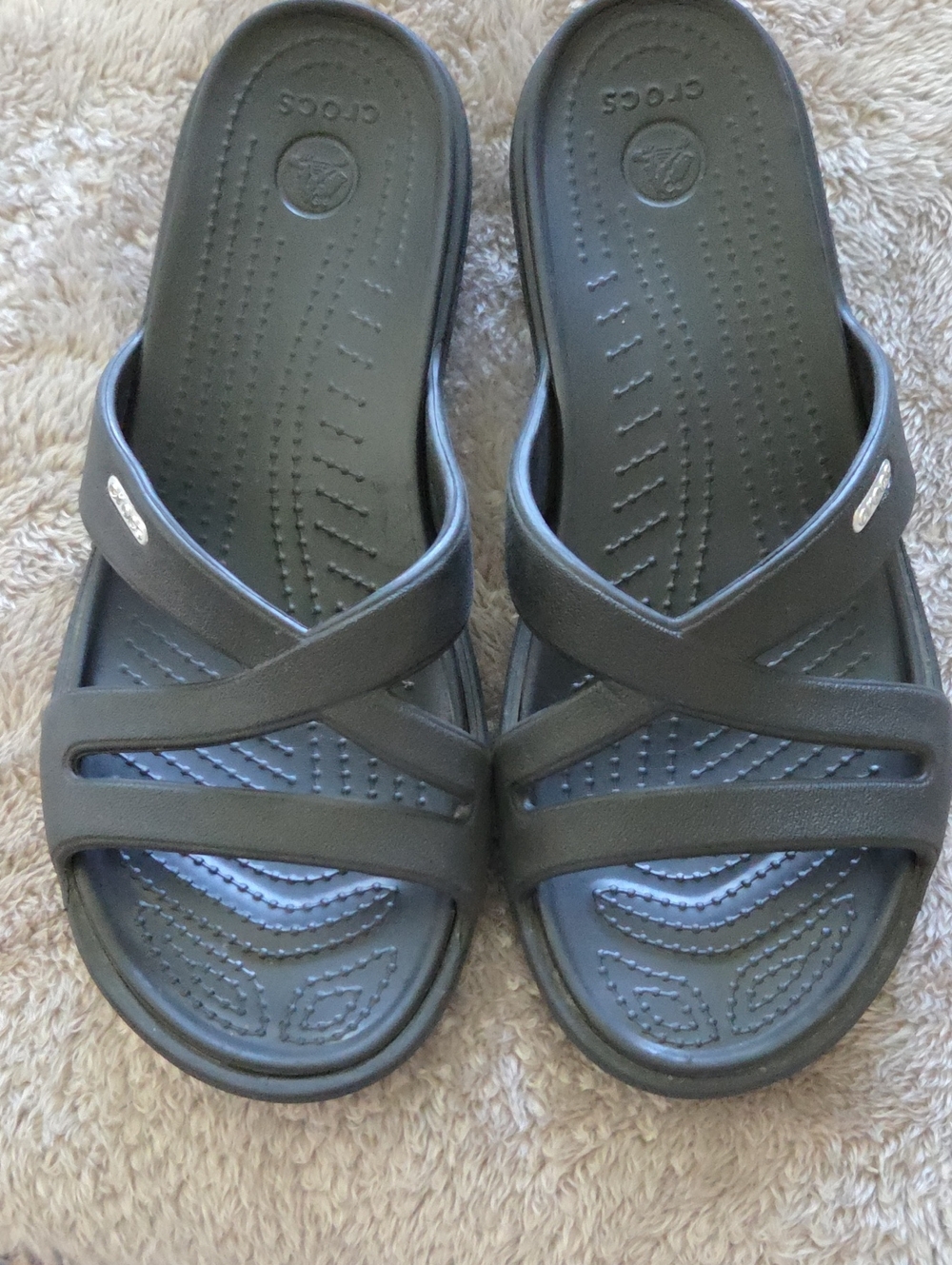 CROCS Women's Black Strappy Slip-On Sandals